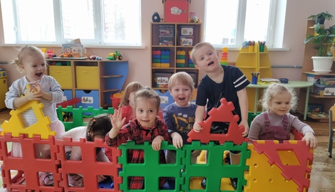 Маленькие строители в гостях у сказки
