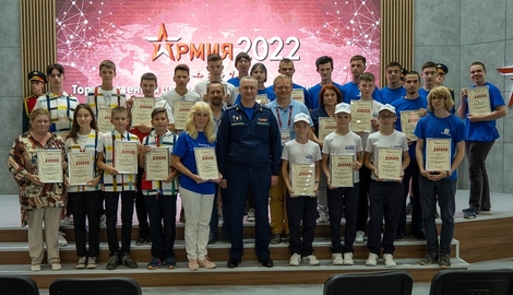 Российские школьники представили разработки военным 