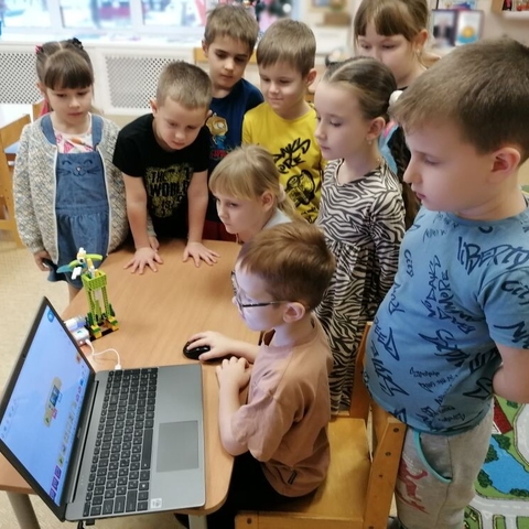 Конструируем гнездо с птенцами