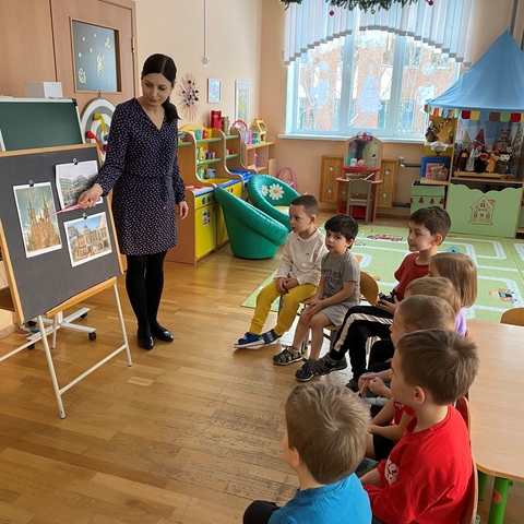 Методическая копилка: &laquo;Дома бывают разные...&raquo;