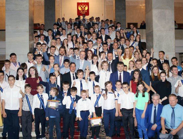  Юным техникам вручили награды в Госдуме 