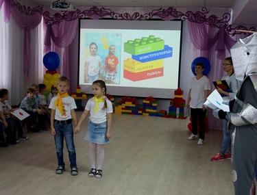 Городской конкурс по легомозайке "Все работы хороши..." прошел в Ноябрьске