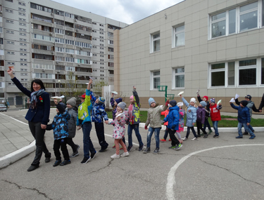 Белый самолет. Тольяттинцы за мир во всем мире