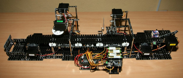 Производственная линия из конструктора RoboRobo