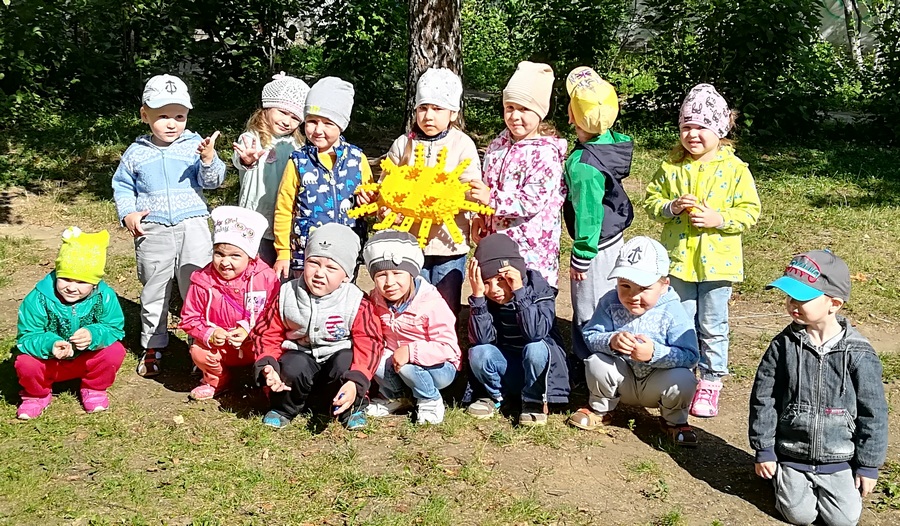 Начинающие ИКаРята из Нижнего Тагила дарят &laquo;радостное солнышко&raquo;